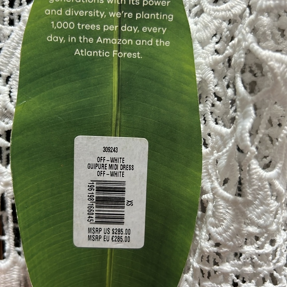 FARM Rio
Guipure Midi Dress - Picture 3 of 4
